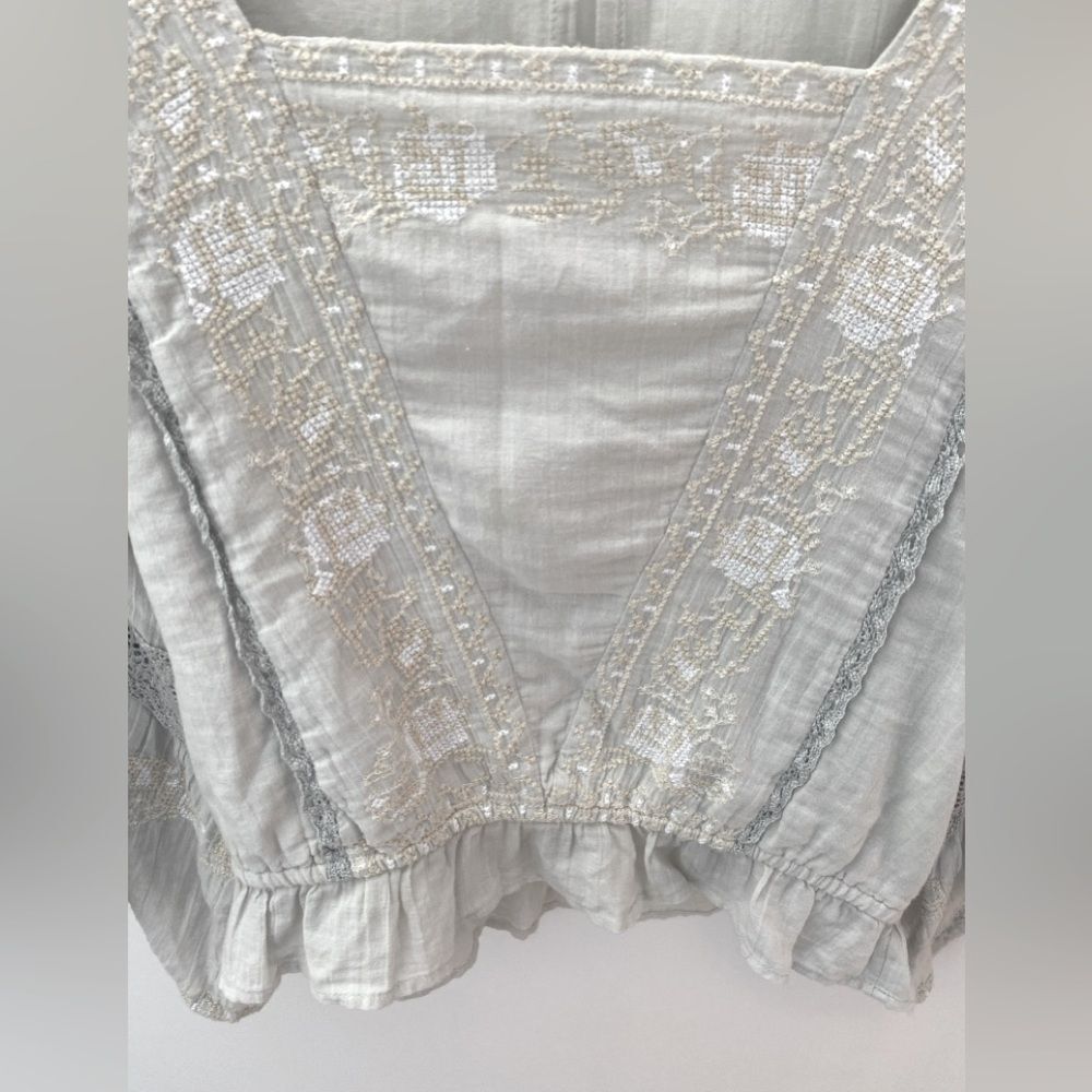AMERICAN EAGLE Embroidered Bell Sleeve Blouse Women’s Small Boho Peasant Hippie - Picture 5 of 13